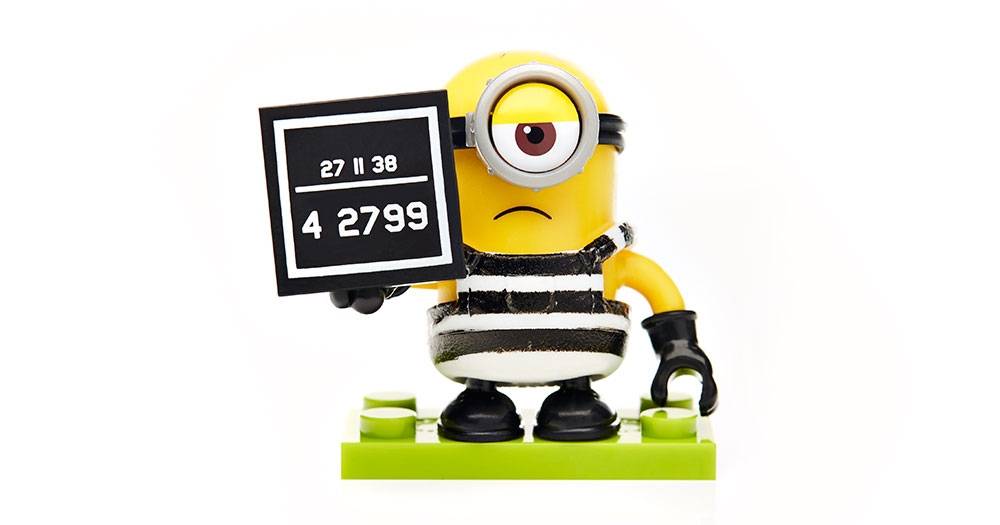 despicable-me-3-minions-blind-bag-pack-series-10-figures-06.jpg