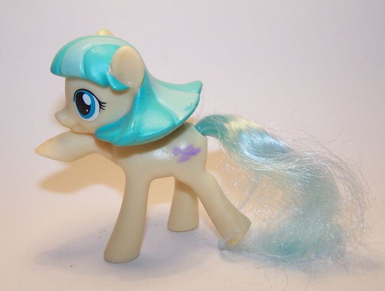 coco-pommel-my-little-pony-mlp-color-changing-ponies-2016-mcdonalds-happy-meal-toys