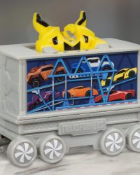 mcdonalds-happy-meal-toys-holiday-express-2017-transformers.jpg